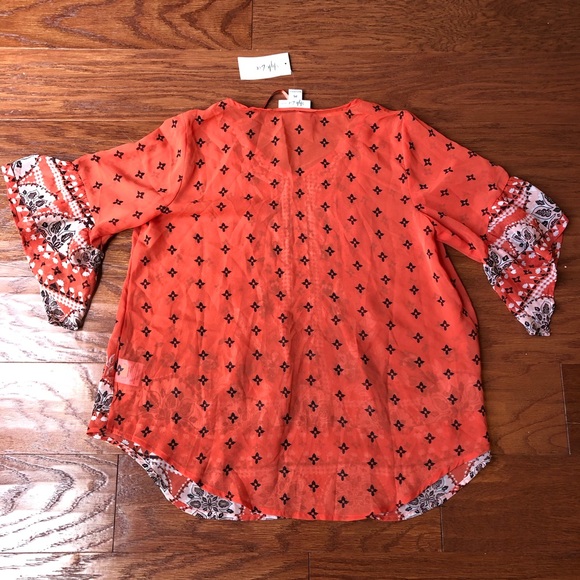 NWT STYLE & CO SHEER ORANGE BLOUSE WITH BLACK & WHITE PATTERN - Picture 7 of 8